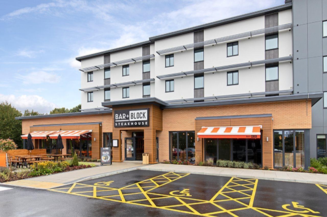Premier Inn Winnersh Dış mekan fotoğraf